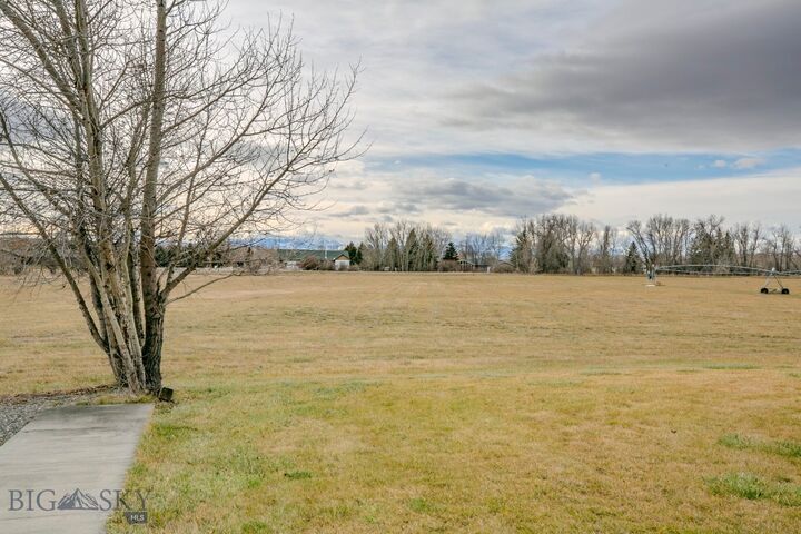 Property Photo:  297 Big Timber Loop Road  MT 59011 