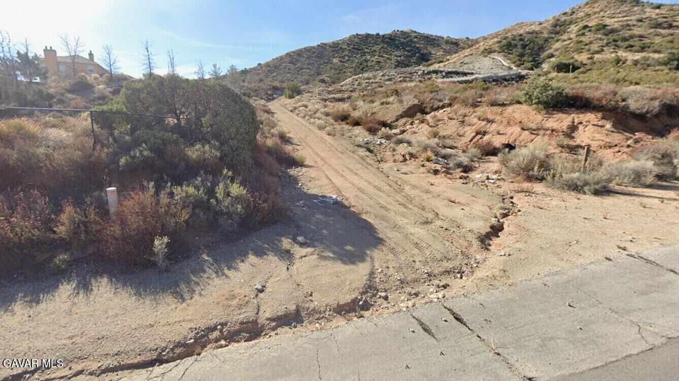 Property Photo: 16th St West &Amp Vic Ave Y8 Ca CA 93510