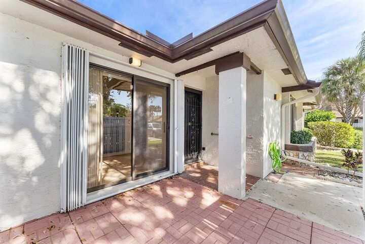 Property Photo: 3346 Carambola Cir S 2507 FL 33066