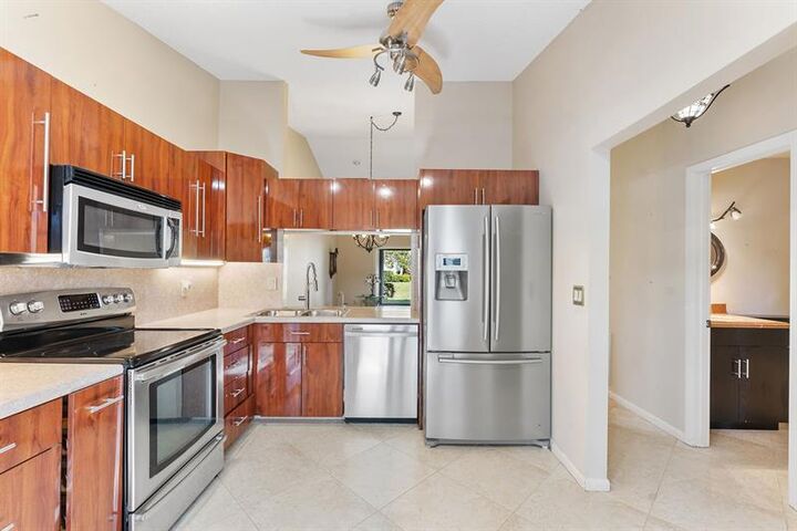 Property Photo:  3346 Carambola Cir S 2507  FL 33066 