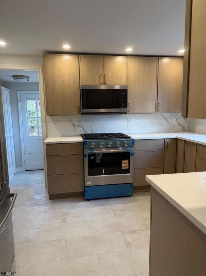 Property Photo:  187 Hobart Ave  NJ 07078 