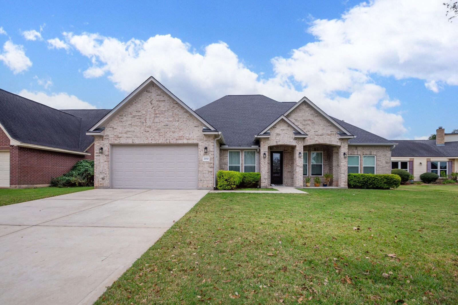Property Photo: 2190 Riverside Drive TX 77486