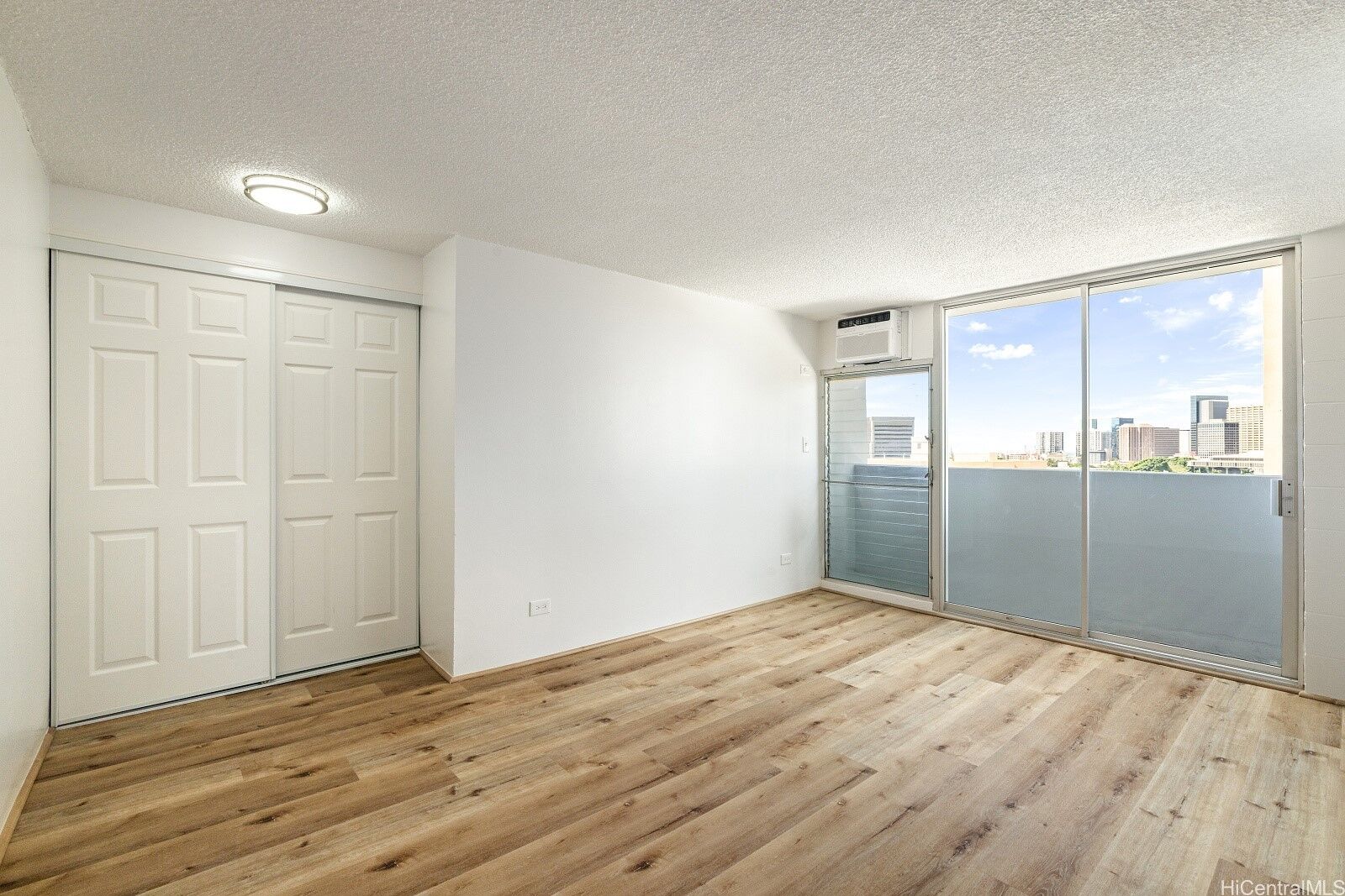 Property Photo:  824 Kinau Street 902  HI 96813 