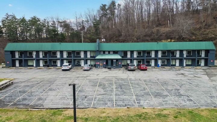 Property Photo: 1798 S Wilderness Road KY 40456