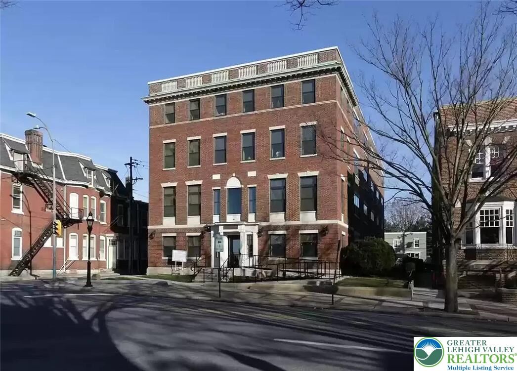 Property Photo: 528 N New Street 4 PA 18018