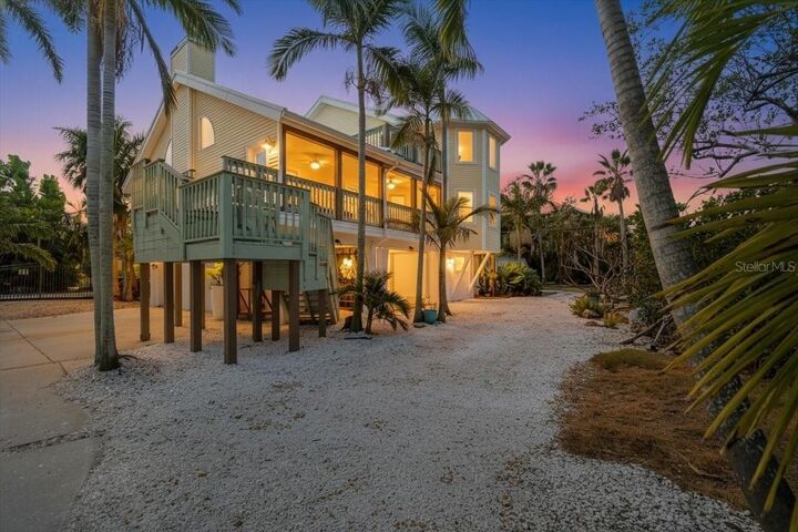 Property Photo: 1015 Bayshore Drive FL 34250