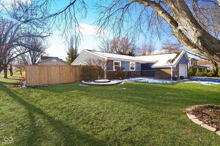 Property Photo: 121 Northland Street IN 46038