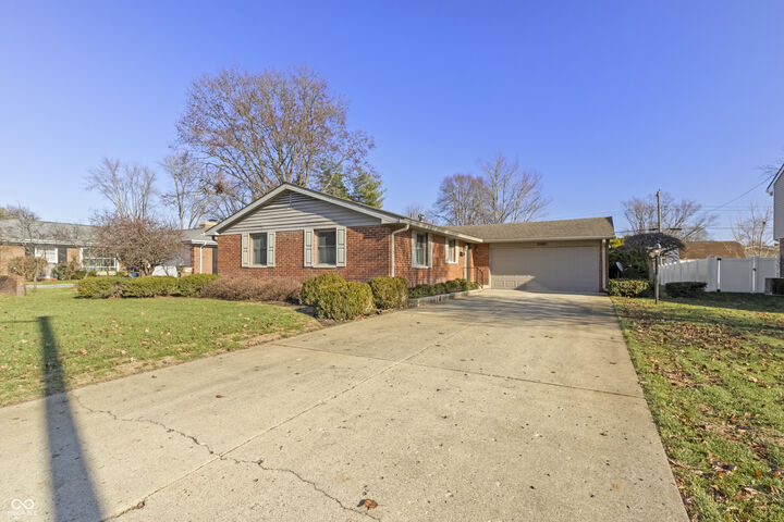 Property Photo: 2565 Chestnut Street IN 47201