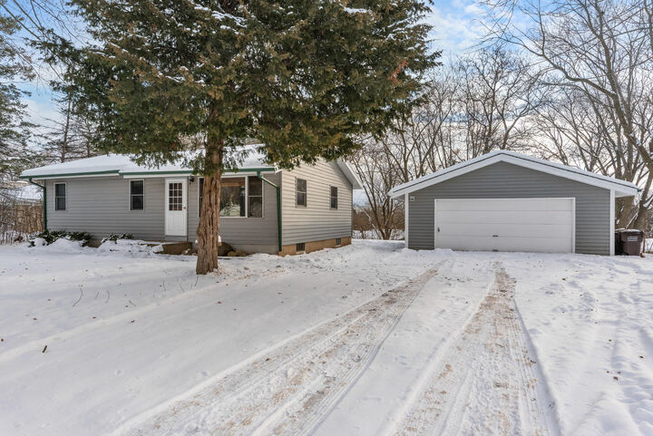 Property Photo: 2828 S Franklin Dr WI 53151
