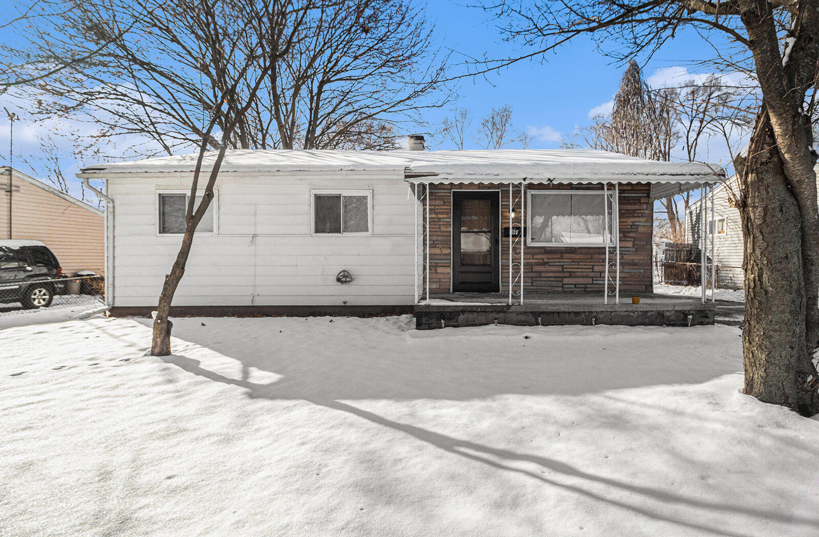 Property Photo:  1051 Redleaf Lane  MI 48198 