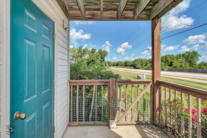 Property Photo:  608 Huntington Court  IL 60914 