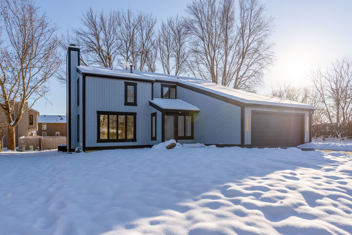 Property Photo: 3437 Summerhill Drive IL 60517