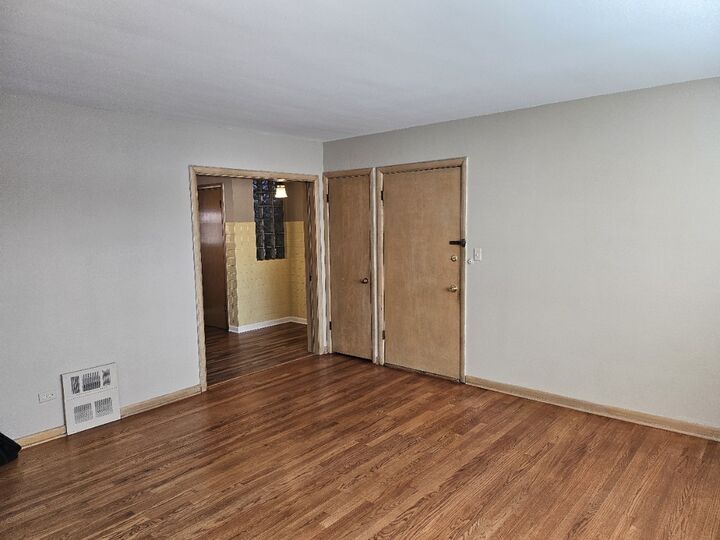 Property Photo: 1303 E 31st Street C IL 60526