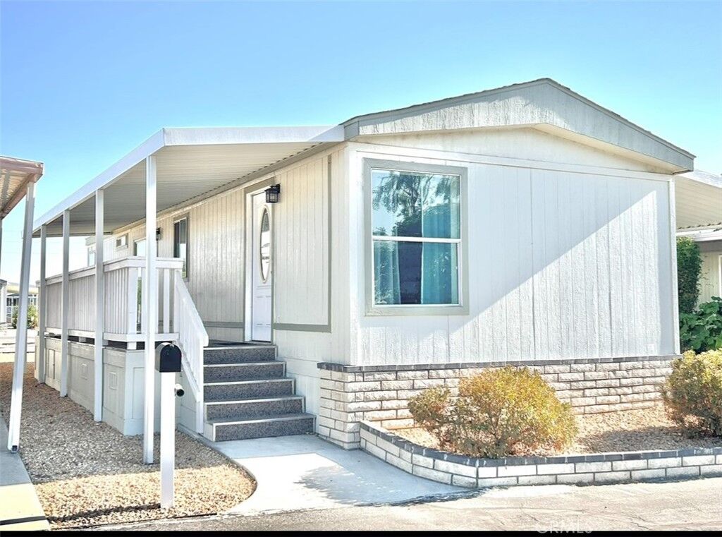 Property Photo: 999 S Santa Fe Avenue 17 CA 92583