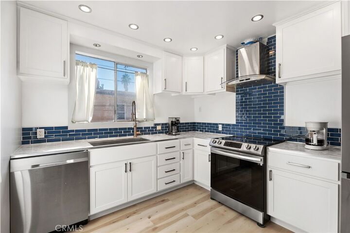 Property Photo:  527 Cedar 2E  CA 90802 