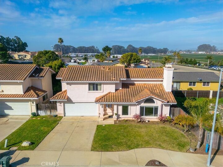 Property Photo:  1306 Avenida Pelicanos  CA 93445 