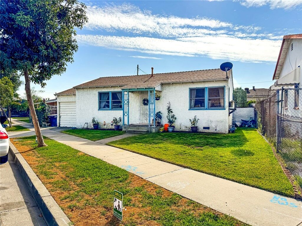 Property Photo:  4908 Jillson Street  CA 90040 
