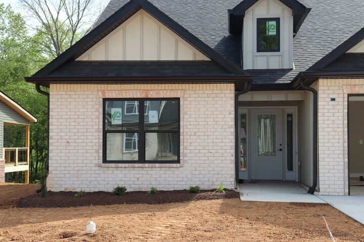 Property Photo:  609 Willow Park Dr  TN 37043 