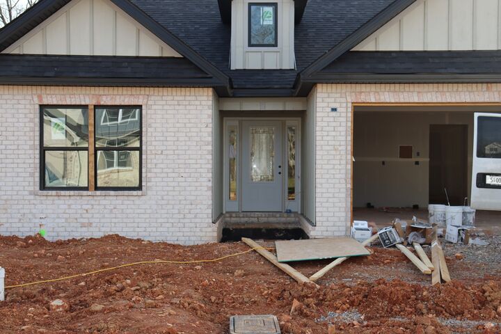 Property Photo:  609 Willow Park Dr  TN 37043 