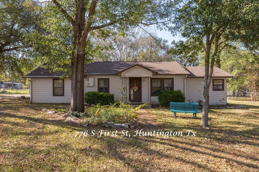 Property Photo: 776 S First Street TX 75949
