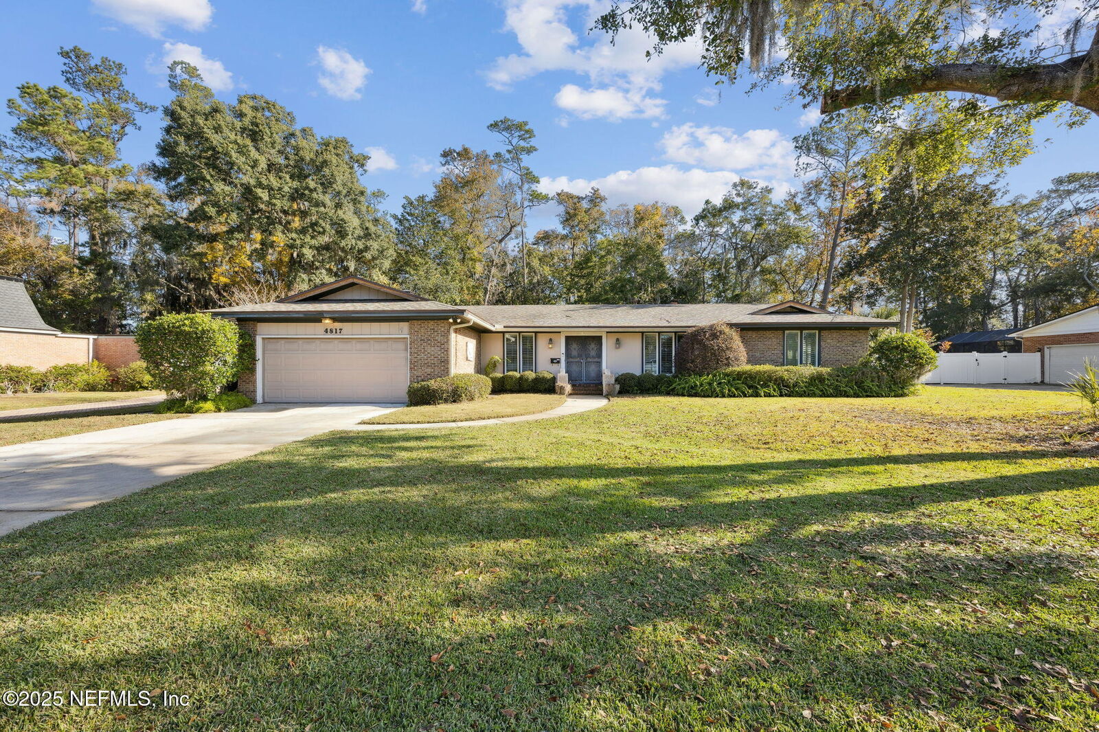 Property Photo:  4817 Water Oak Lane  FL 32210 