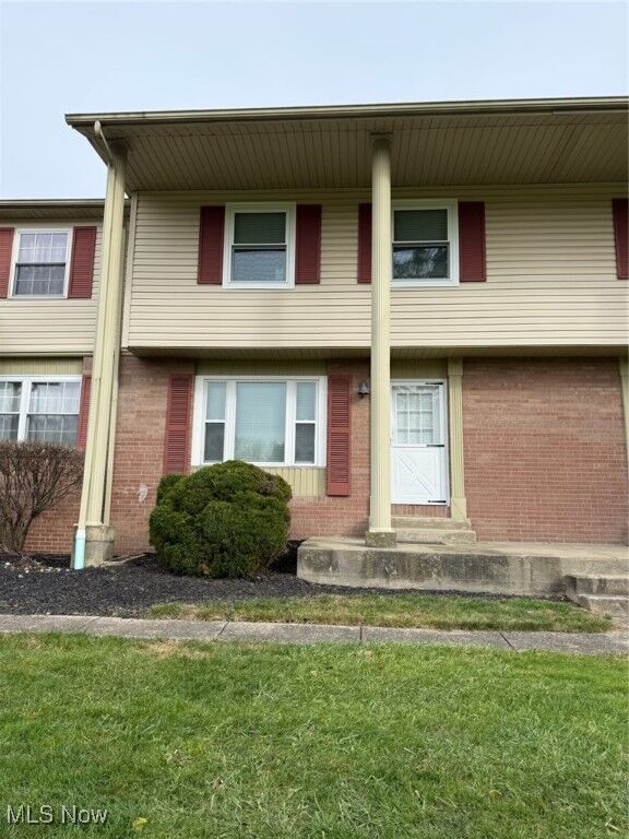 Property Photo:  193 Surrey Lane  OH 44406 