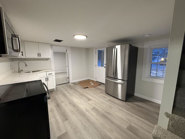 Property Photo: 10 Greenleaf Court NH 03220