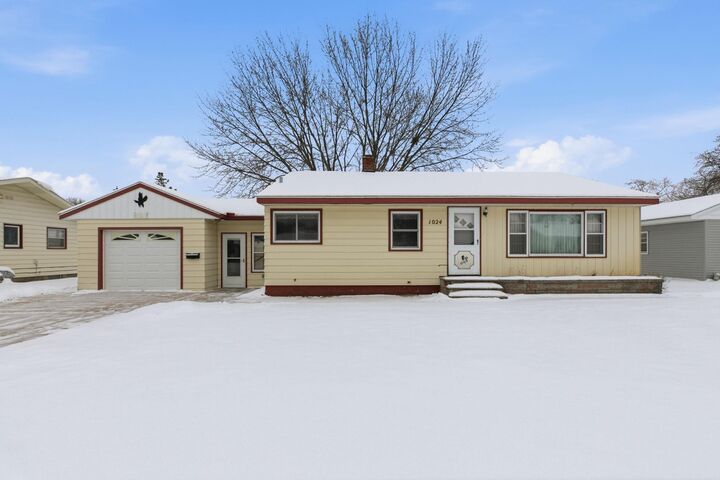 Property Photo:  1024 32nd Avenue N  MN 56303 