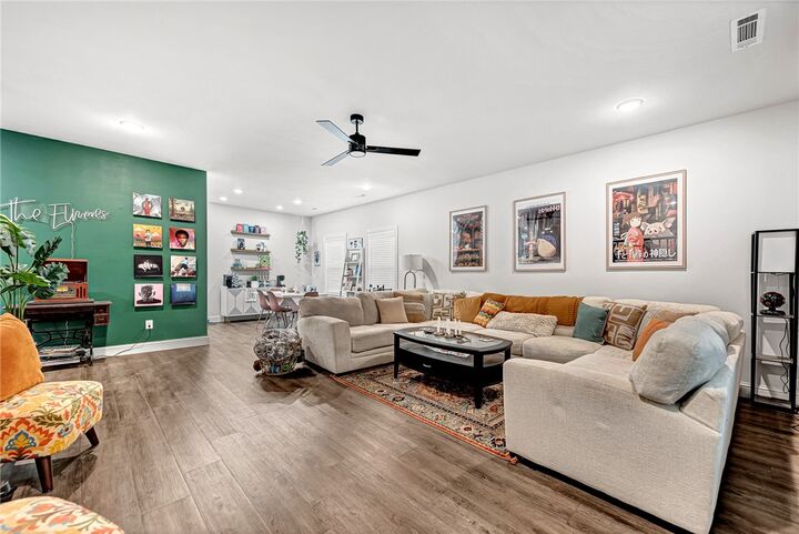 Property Photo: 1101 Sunshine Court AR 72719