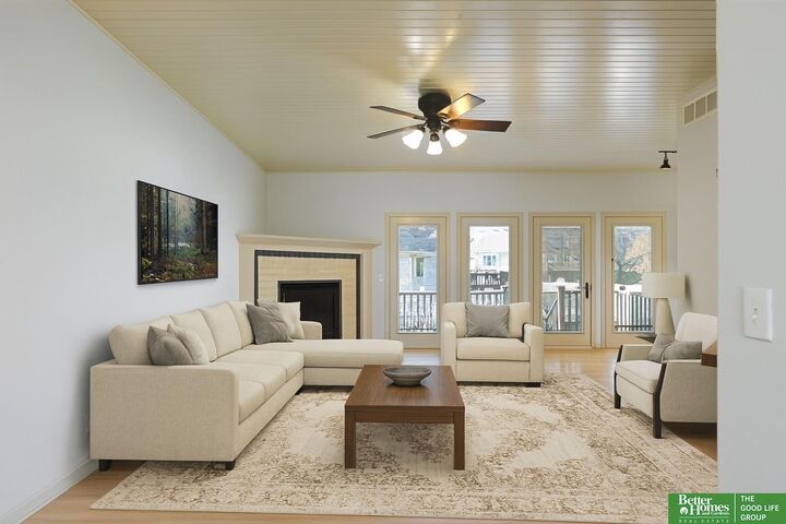 Property Photo: 701 Fenwick Street NE 68046