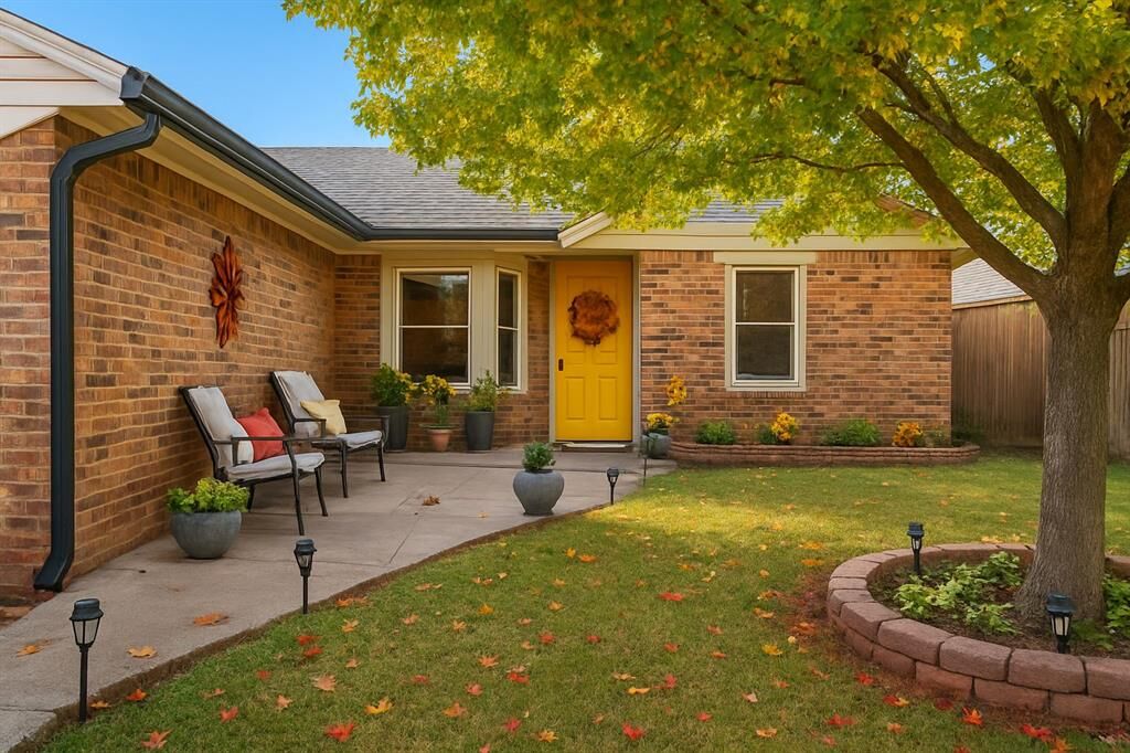 Property Photo:  2221 NE 8th Street  OK 73160 