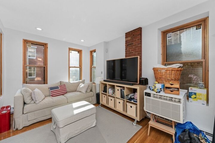 Property Photo:  8 Battery Street 8  MA 02109 