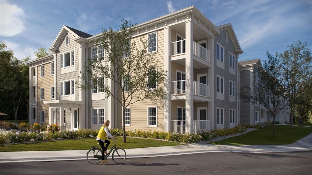 Property Photo:  93 Bedford Street 108  MA 02420 