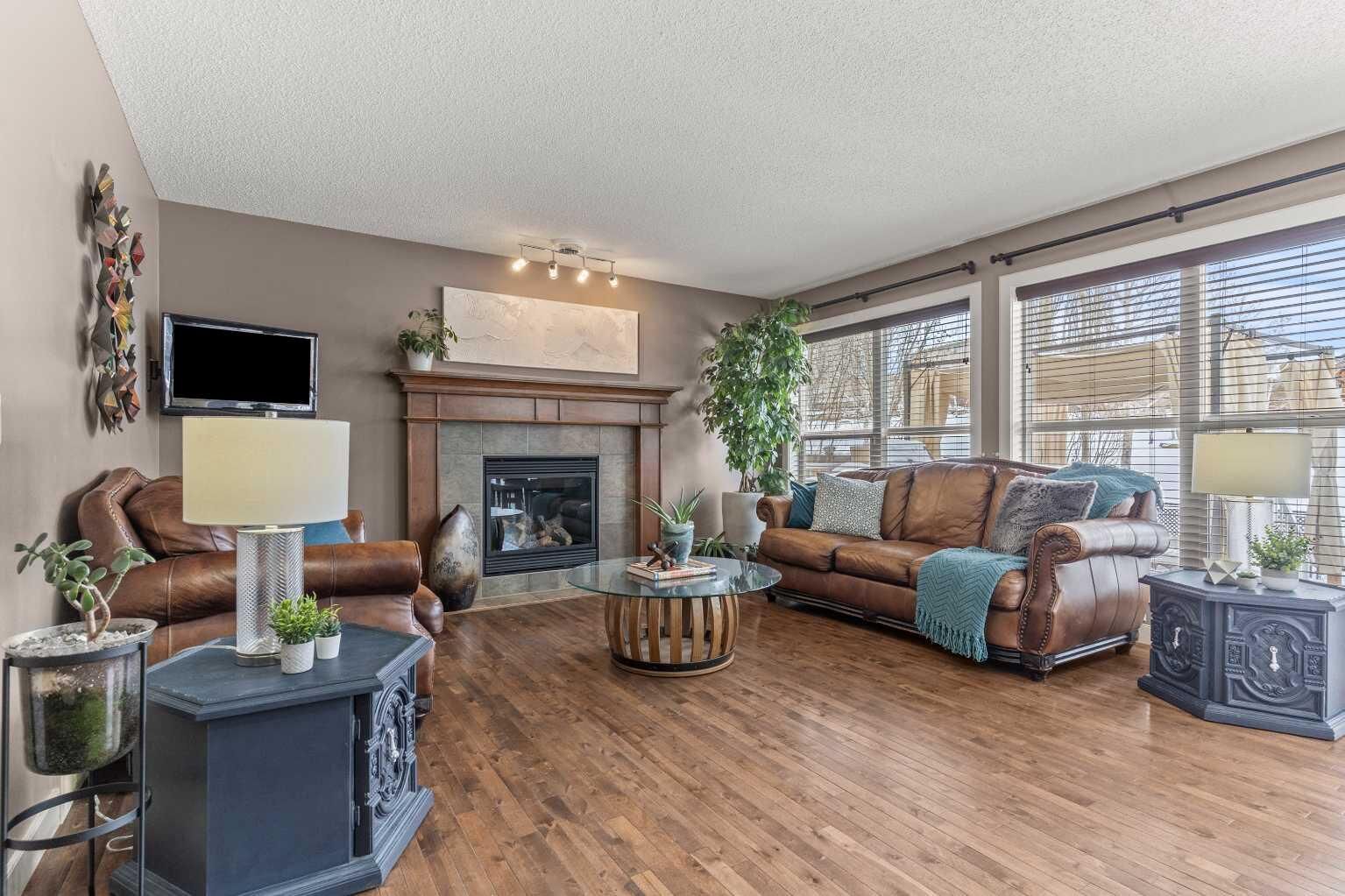 Property Photo:  52 Westmount Circle  AB T1S 0B6 