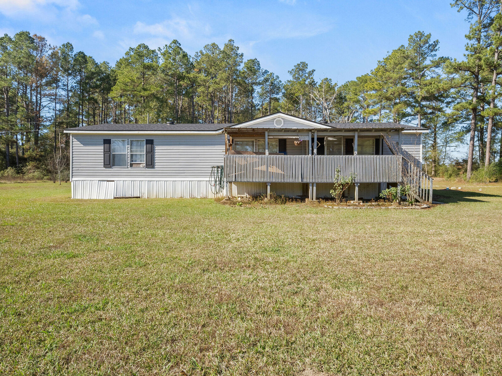 Property Photo: 1570 Claude Kelly Rd LA 70634
