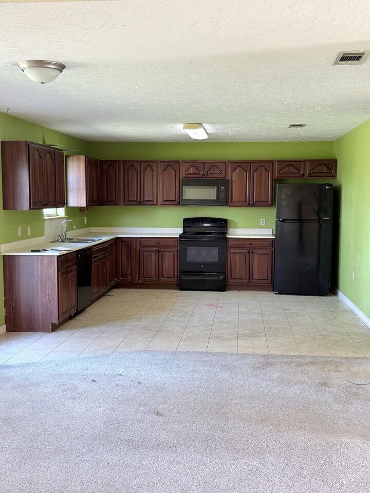 Property Photo: 1618 Coach St LA 70634