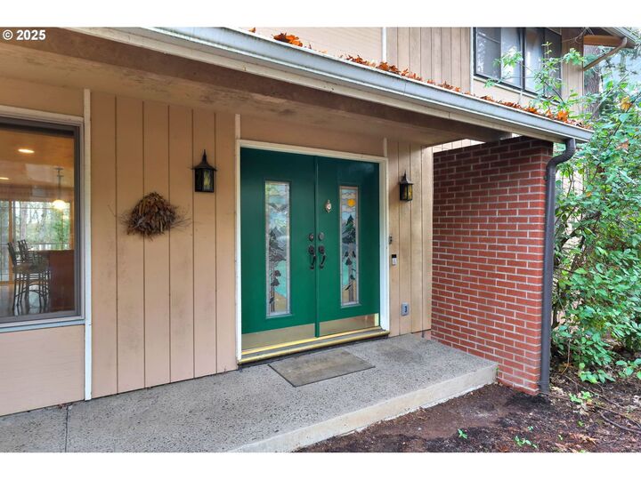 Property Photo: 4103 Brae Burn Dr OR 97405