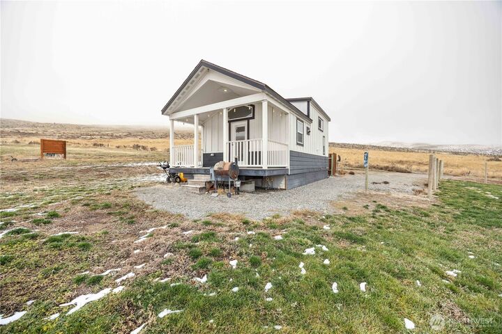 Property Photo: 577 Bill Shaw Road WA 98846