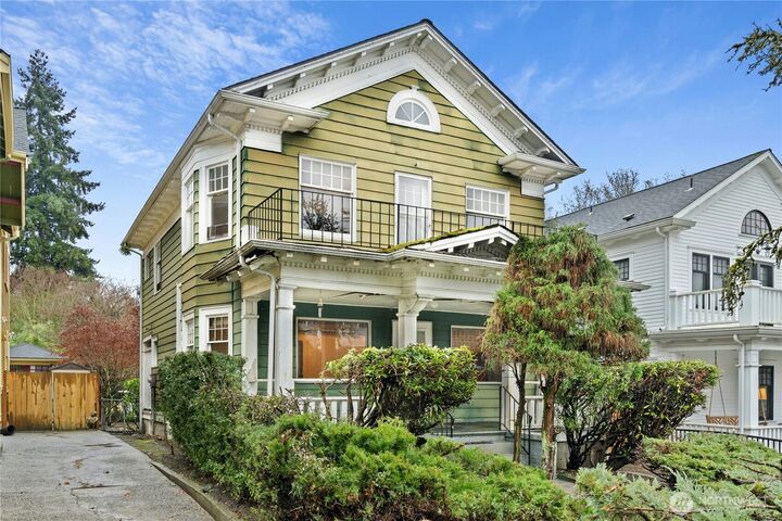 Property Photo: 206 32nd Avenue WA 98122