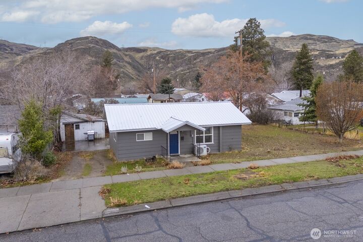 Property Photo:  606  Spruce Street  WA 99116 