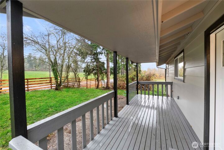 Property Photo:  10417  234th Street E  WA 98338 