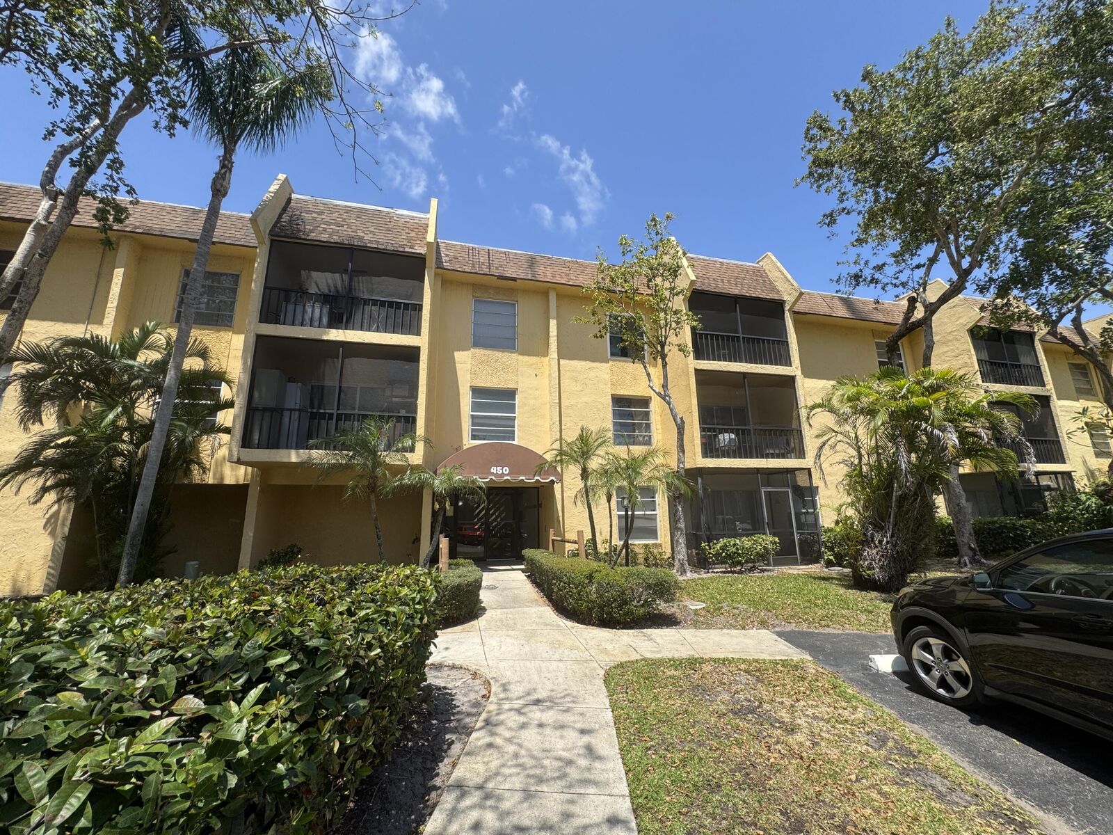 Property Photo: 450 NW 20th Street 315 FL 33431