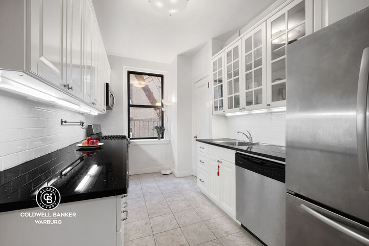 Property Photo: 535 W 110th Street 6I NY 10025