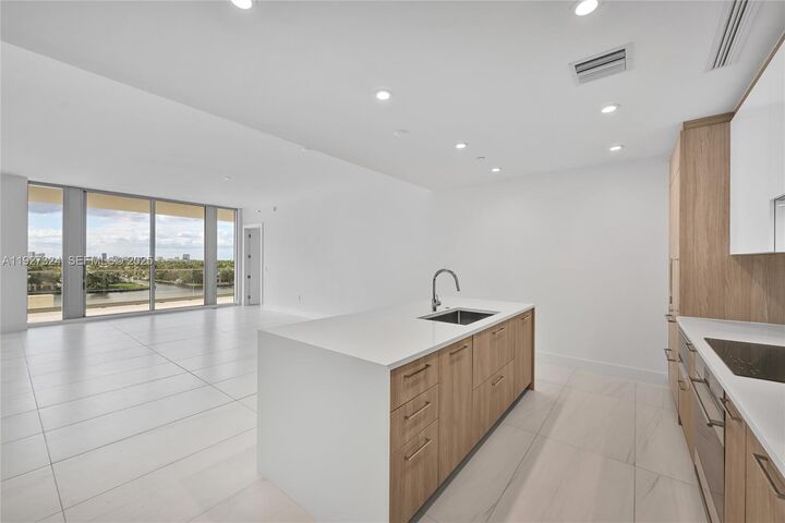 Property Photo:  153 N Seabreeze Blvd 503-S  FL 33304 