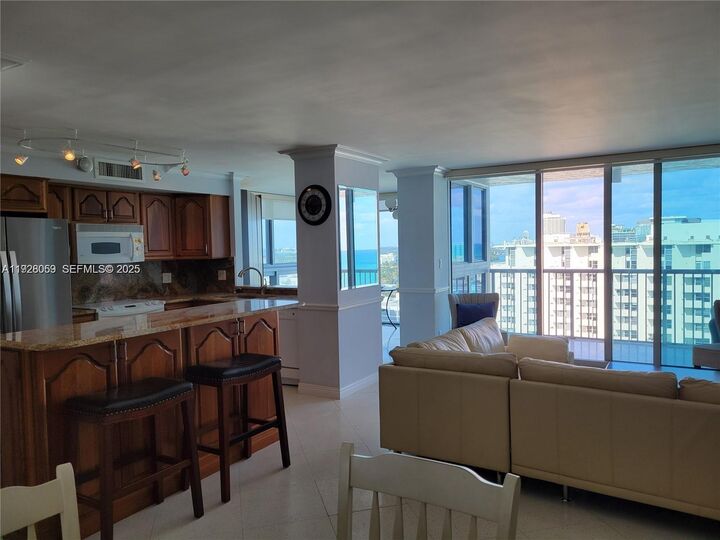 Property Photo:  2655 Collins Ave 2105  FL 33140 
