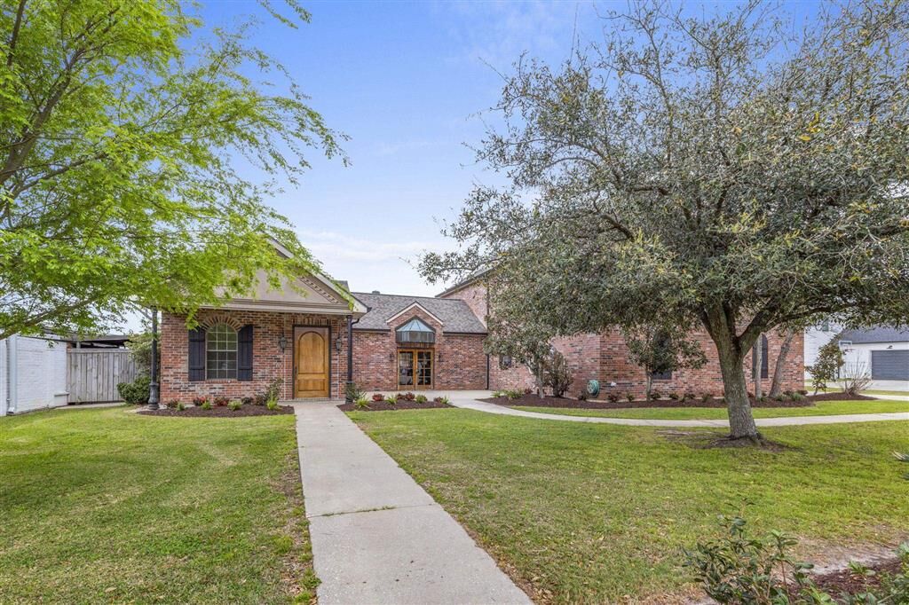 Property Photo: 4329 Edgewater Drive LA 70605