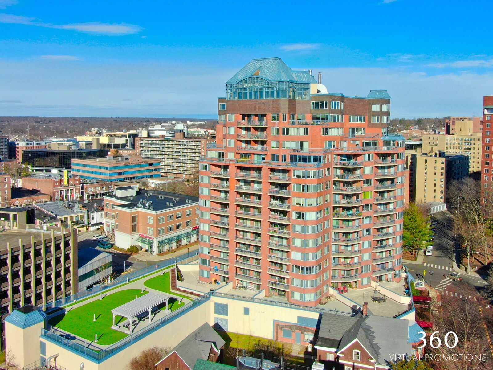 Property Photo:  25 Forest Street Apt 3L  CT 06901 