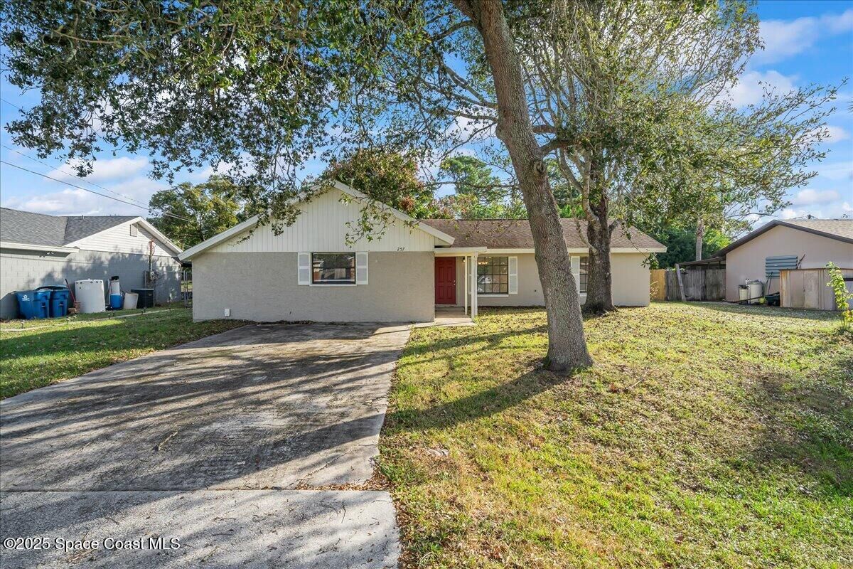 Property Photo: 257 Dorado Avenue NE FL 32907
