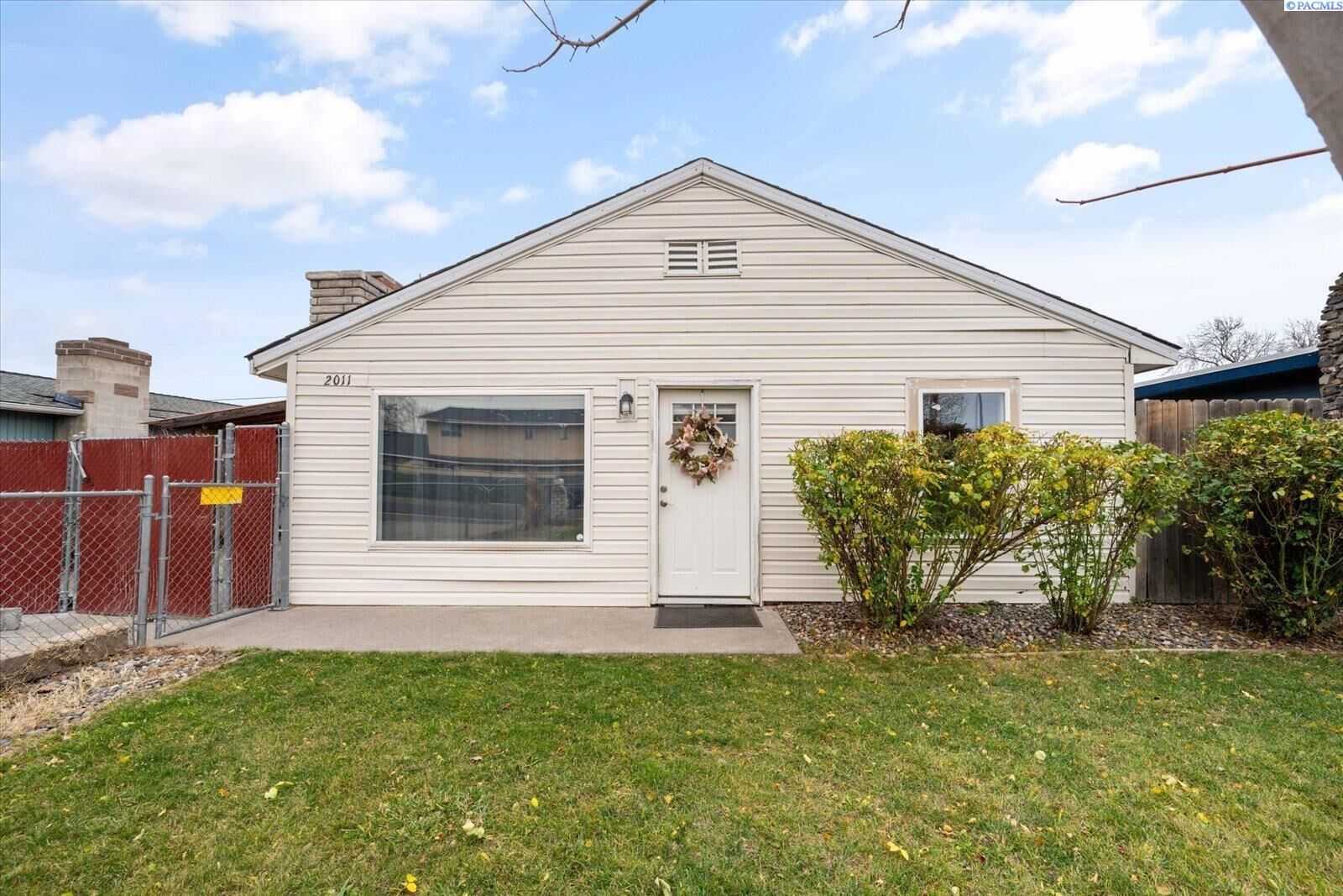 Property Photo: 2011 S Rainier St. WA 99336