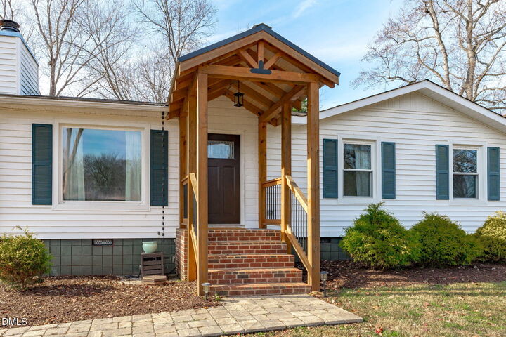 Property Photo:  31 Lockville Street N  NC 27312 